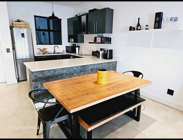 2 BEDROOM APARTMENT FOR SALE IN BRYANSTON